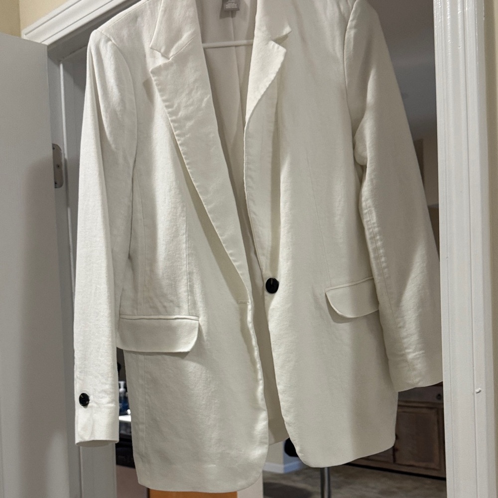 H&M Off-White Blazer with Dark Buttons